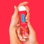 Durex Strawberry Flavored Lubricant 100ml - Image 2
