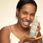 Aveeno Calm+ Restore Nourishing Oat Cleanser – 232ml - Image 3