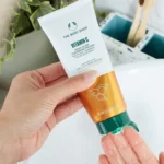 The Body Shop Vitamin C Daily Glow Cleansing Polish 100 ml - Image 4